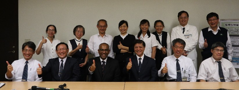 新加坡國立大學Dr. Dujeepa D. Samarasekera 教授與慈濟大學師生進行經驗交流及分享。(20181108)