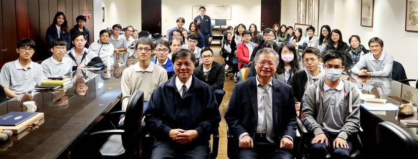 慈濟大學醫學院邀請林昭庚教授分享「我的醫學生涯」。(20190107)