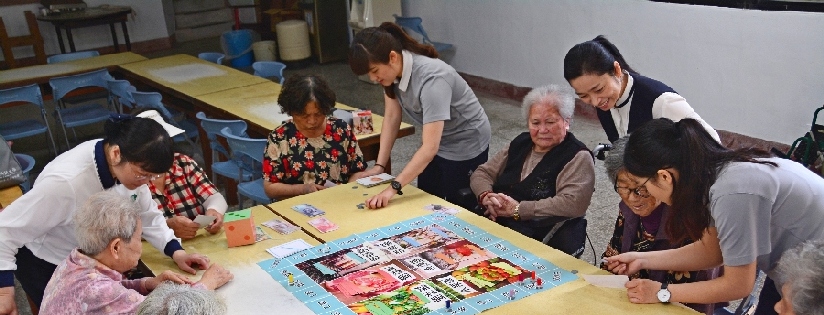 來去菜市仔桌遊～慈濟科技大學帶動社區長輩舒展筋骨。(20190327)