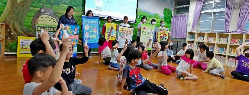 慈大護理系學生走入社區，進行衛教活動。(20200601)