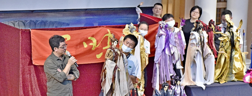 共登絕龍嶺譜奇緣，三昧堂布袋戲劇團來臺南慈中公演。(20201021)