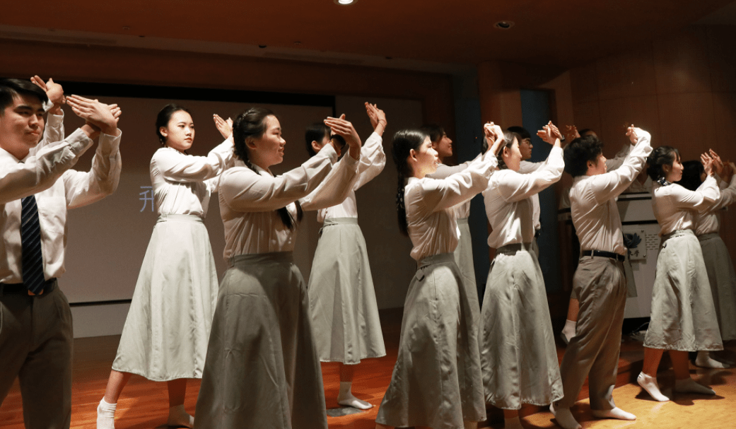 媒體影響力大 傳播新鮮人授袍典禮上自我期許